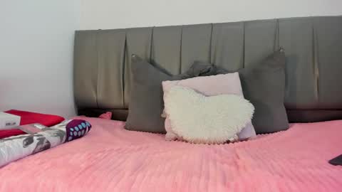 Snapshot of cheerlynn chatting on 02/06/25, 01:43 Cherlyn online show from 02/06/25, 01:43