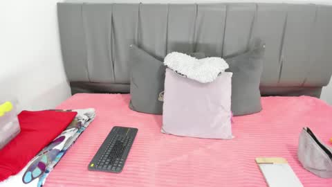 Snapshot of cheerlynn chatting on 02/22/25, 04:09 Cherlyn online show from 02/22/25, 04:09