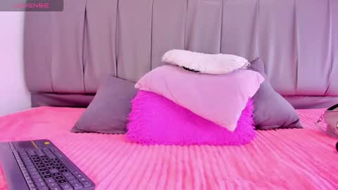 Snapshot of cheerlynn chatting on 09/16/25, 04:19 Cherlyn online show from 09/16/25, 04:19