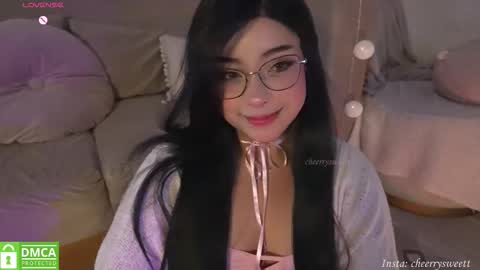 Snapshot of cheerrysweett chatting on 09/25/25, 05:44 Baby Cherry online show from 09/25/25, 05:44