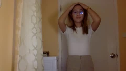 chelly4u69 online show from 11/26/25, 04:35