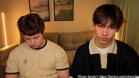 Snapshot of chem1ko chatting on 10/23/25, 05:18 LUCASRYANPVT IS OPEN online show from 10/23/25, 05:18