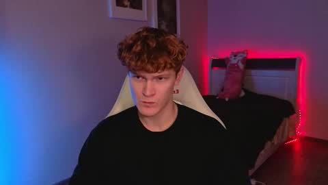 Snapshot of chem1ko chatting on 11/17/25, 01:39 LUCASRYANPVT IS OPEN online show from 11/17/25, 01:39