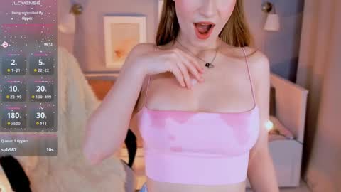 Snapshot of cheril_lady chatting on 01/11/25, 09:04 Cheril follow me online show from 01/11/25, 09:04