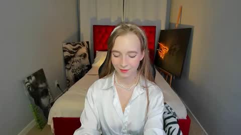 Snapshot of cheril_lady chatting on 10/15/25, 07:30 Cheril follow me online show from 10/15/25, 07:30