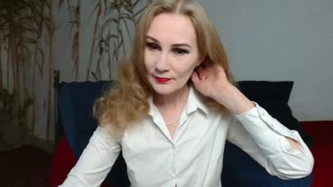 Snapshot of cherry_blossomsx chatting on 02/15/25, 02:11 thanks guys see you tomorrow online show from 02/15/25, 02:11
