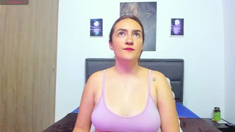 Snapshot of cherry_glam chatting on 01/19/25, 04:22 I.G   online show from 01/19/25, 04:22