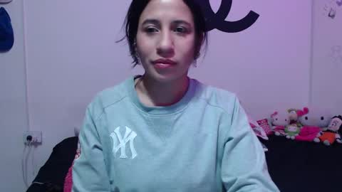 Snapshot of cherry_hc chatting on 01/22/25, 02:15 Nezumy Rey online show from 01/22/25, 02:15