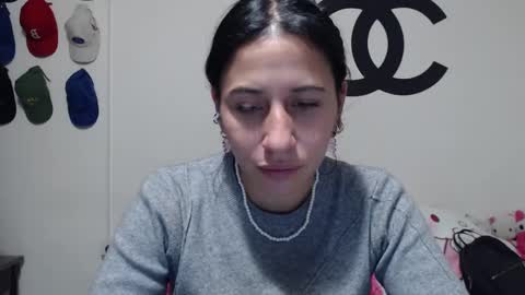 Snapshot of cherry_hc chatting on 01/26/25, 02:14 Nezumy Rey online show from 01/26/25, 02:14