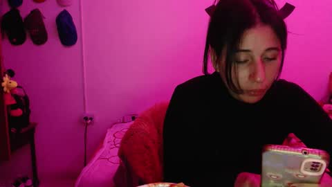 Snapshot of cherry_hc chatting on 01/28/25, 05:00 Nezumy Rey online show from 01/28/25, 05:00
