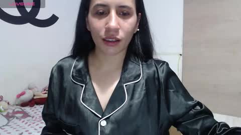 Snapshot of cherry_hc chatting on 10/10/25, 01:26 Nezumy Rey online show from 10/10/25, 01:26