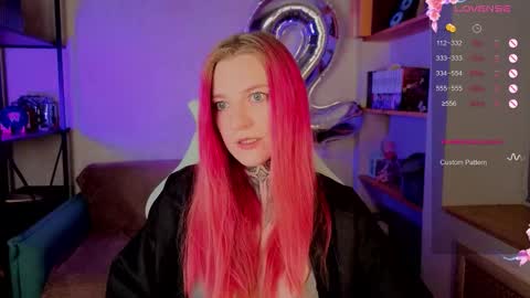 Snapshot of cherry_roxy chatting on 10/23/25, 09:13 Roxy online show from 10/23/25, 09:13