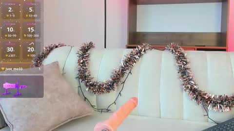 Mia online show from 12/02/25, 08:04