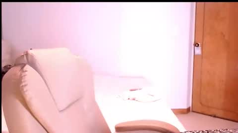 Anna online show from 11/17/25, 12:33