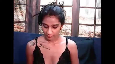 Snapshot of cherryindian4u69 chatting on 02/17/25, 09:35 leah online show from 02/17/25, 09:35