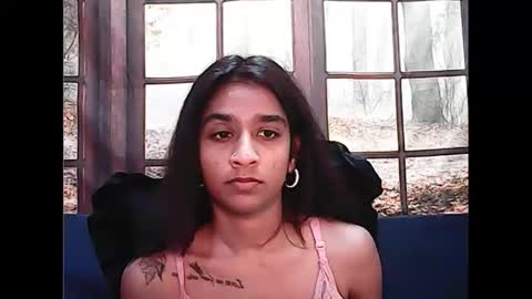 Snapshot of cherryindian4u69 chatting on 02/21/25, 05:35 leah online show from 02/21/25, 05:35