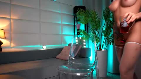 Julia online show from 11/18/25, 11:37