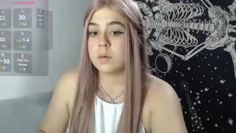 Snapshot of cherrypeach_ chatting on 10/02/25, 06:48 cherrypeach_ online show from 10/02/25, 06:48