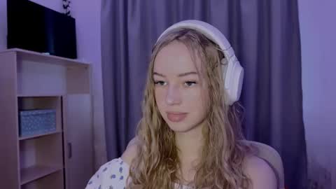 Evie online show from 10/29/25, 11:56