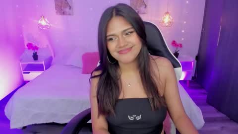 Snapshot of cherryvixen_ chatting on 10/20/25, 06:14 Cherry Vixen online show from 10/20/25, 06:14