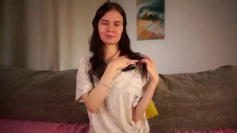 Snapshot of cheryburry chatting on 11/08/25, 03:07 Leia online show from 11/08/25, 03:07