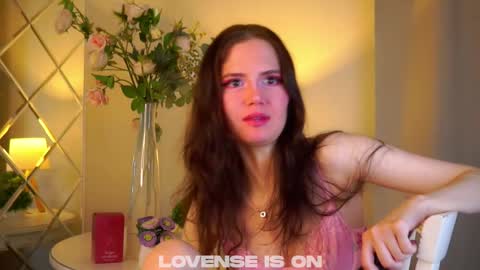 Snapshot of cheryburry chatting on 11/26/25, 03:07 Leia online show from 11/26/25, 03:07