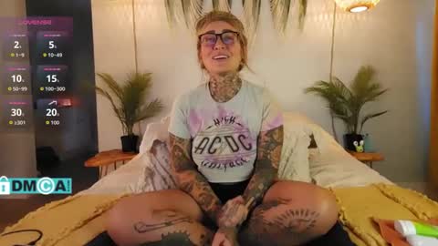 Chevi Blue online show from 10/28/25, 01:58