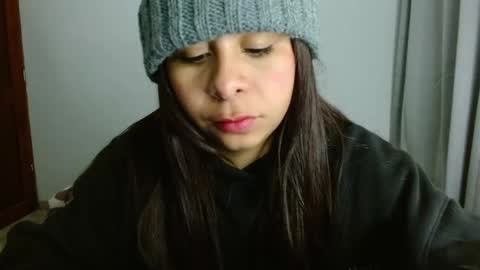 Snapshot of chiara_20 chatting on 10/18/25, 02:14 Airam online show from 10/18/25, 02:14