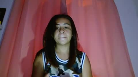 Snapshot of chiara_20 chatting on 11/17/25, 07:52 Airam online show from 11/17/25, 07:52