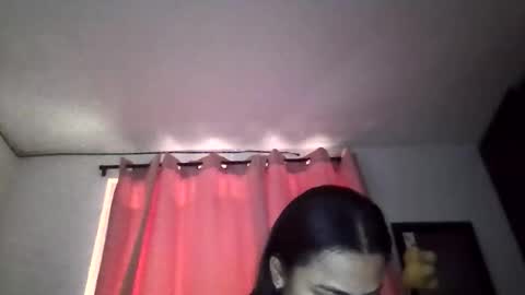 Snapshot of chiara_20 chatting on 11/20/25, 07:57 Airam online show from 11/20/25, 07:57