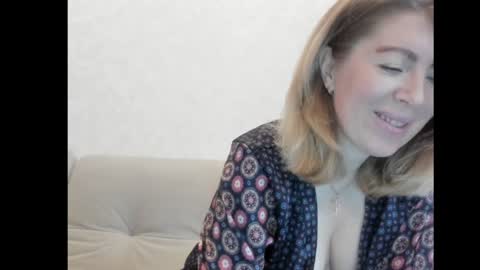 Snapshot of chicafortuna chatting on 12/21/24, 03:25 NBFG online show from 12/21/24, 03:25