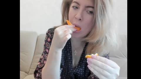 Snapshot of chicafortuna chatting on 02/15/25, 02:58 NBFG online show from 02/15/25, 02:58