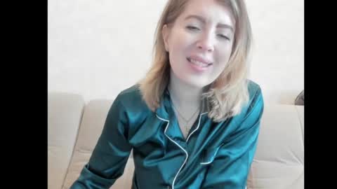 Snapshot of chicafortuna chatting on 03/11/25, 02:54 NBFG online show from 03/11/25, 02:54