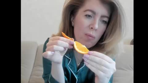 Snapshot of chicafortuna chatting on 03/12/25, 02:41 NBFG online show from 03/12/25, 02:41