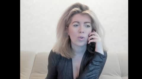 Snapshot of chicafortuna chatting on 10/08/25, 02:42 NBFG online show from 10/08/25, 02:42