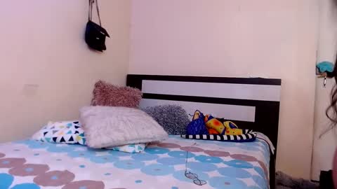 Snapshot of chikandela chatting on 09/26/25, 11:31 Valentina online show from 09/26/25, 11:31