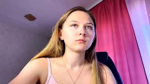 Snapshot of chill_velvet chatting on 09/14/25, 12:15 Sasha online show from 09/14/25, 12:15