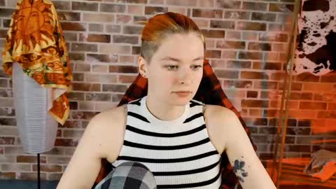 Snapshot of chillsnail_bro chatting on 10/09/25, 05:27 Bella online show from 10/09/25, 05:27