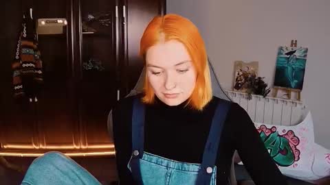 Snapshot of chillsnail_bro chatting on 10/15/25, 05:40 Bella online show from 10/15/25, 05:40