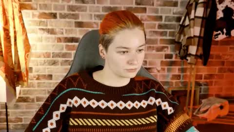 Snapshot of chillsnail_bro chatting on 10/31/25, 06:03 Bella online show from 10/31/25, 06:03