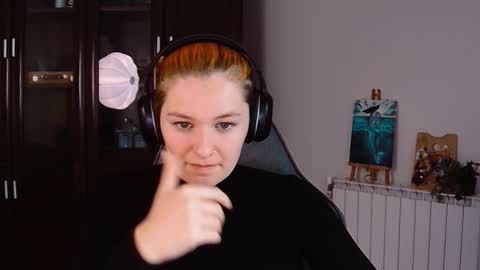 Snapshot of chillsnail_bro chatting on 11/06/25, 09:10 Bella online show from 11/06/25, 09:10