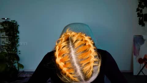 Snapshot of chillsnail_bro chatting on 11/10/25, 09:08 Bella online show from 11/10/25, 09:08