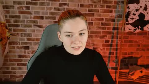 Snapshot of chillsnail_bro chatting on 11/16/25, 09:04 Bella online show from 11/16/25, 09:04