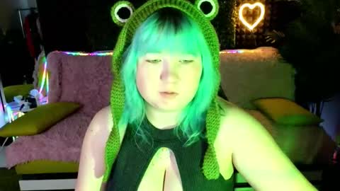 Snapshot of chimberwol chatting on 09/17/25, 01:51 Chim-Chim online show from 09/17/25, 01:51