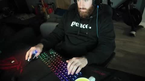 Snapshot of chimp233 chatting on 11/08/25, 02:23 chimp233 online show from 11/08/25, 02:23