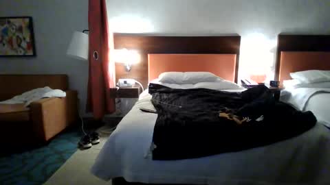 chippy70 online show from 10/27/25, 08:24