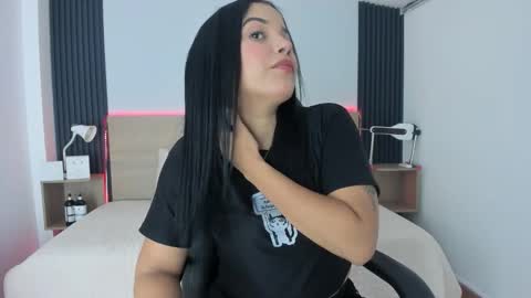 Chiqui online show from 10/14/25, 07:25