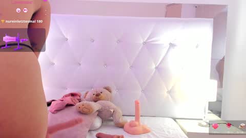 Snapshot of chloe__evans_ chatting on 01/16/25, 02:30 Chloe online show from 01/16/25, 02:30