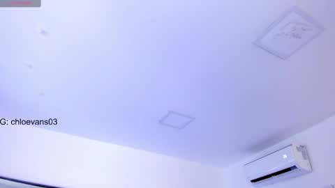 Snapshot of chloe__evans_ chatting on 02/19/25, 11:17 Chloe online show from 02/19/25, 11:17