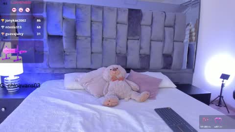 Snapshot of chloe__evans_ chatting on 02/19/25, 10:20 Chloe online show from 02/19/25, 10:20